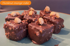 Hazelnut-orange-travel-cake