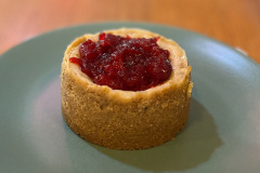 Vegan-New-York-cheesecake-with-spiced-cranberry-compote