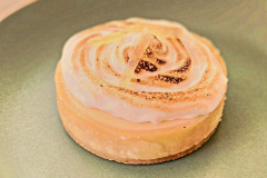 Vegan-GF-lemon-meringue-tartlet